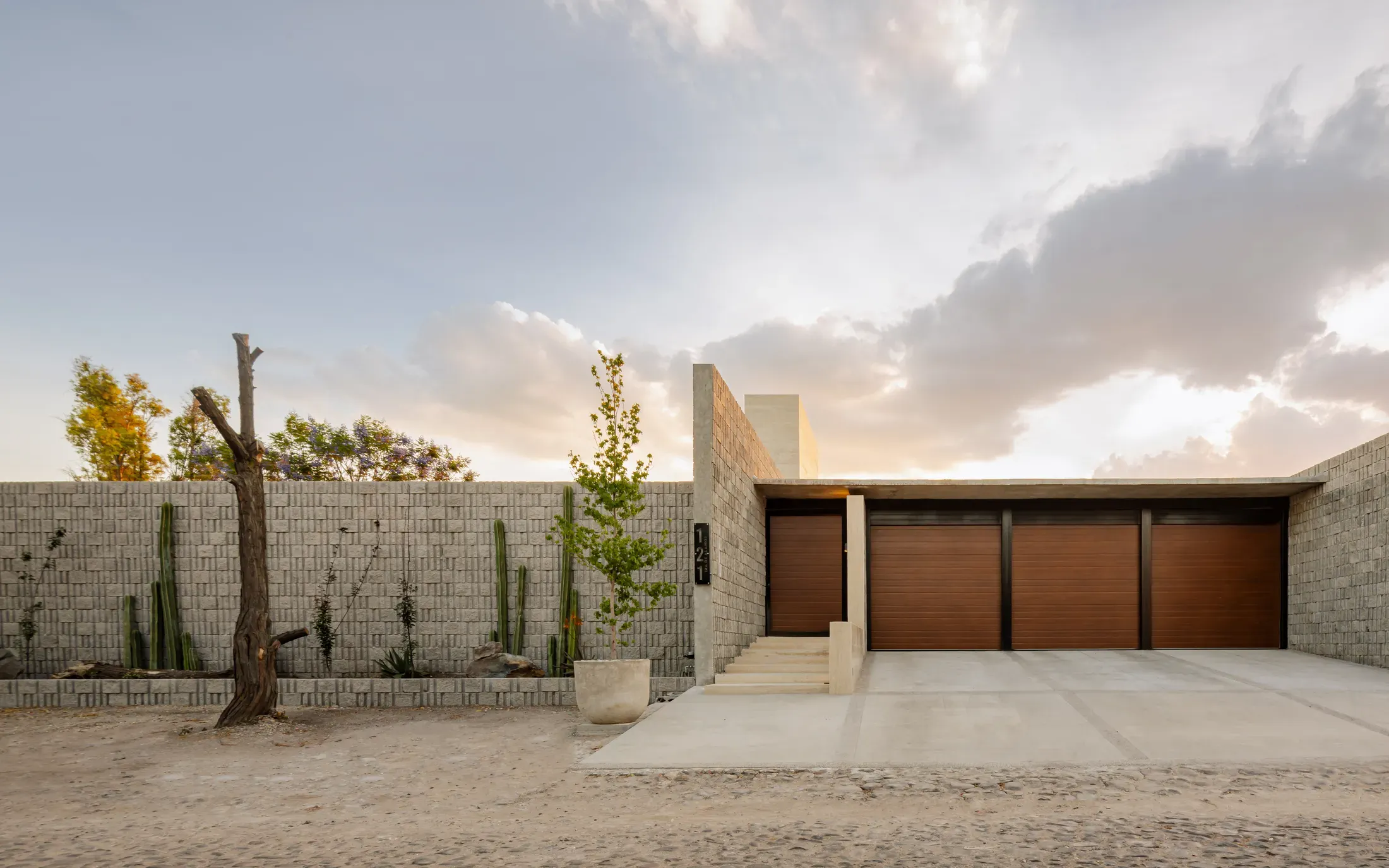 Fachada exterior de casa Mayre en venta en Jurica Querétaro